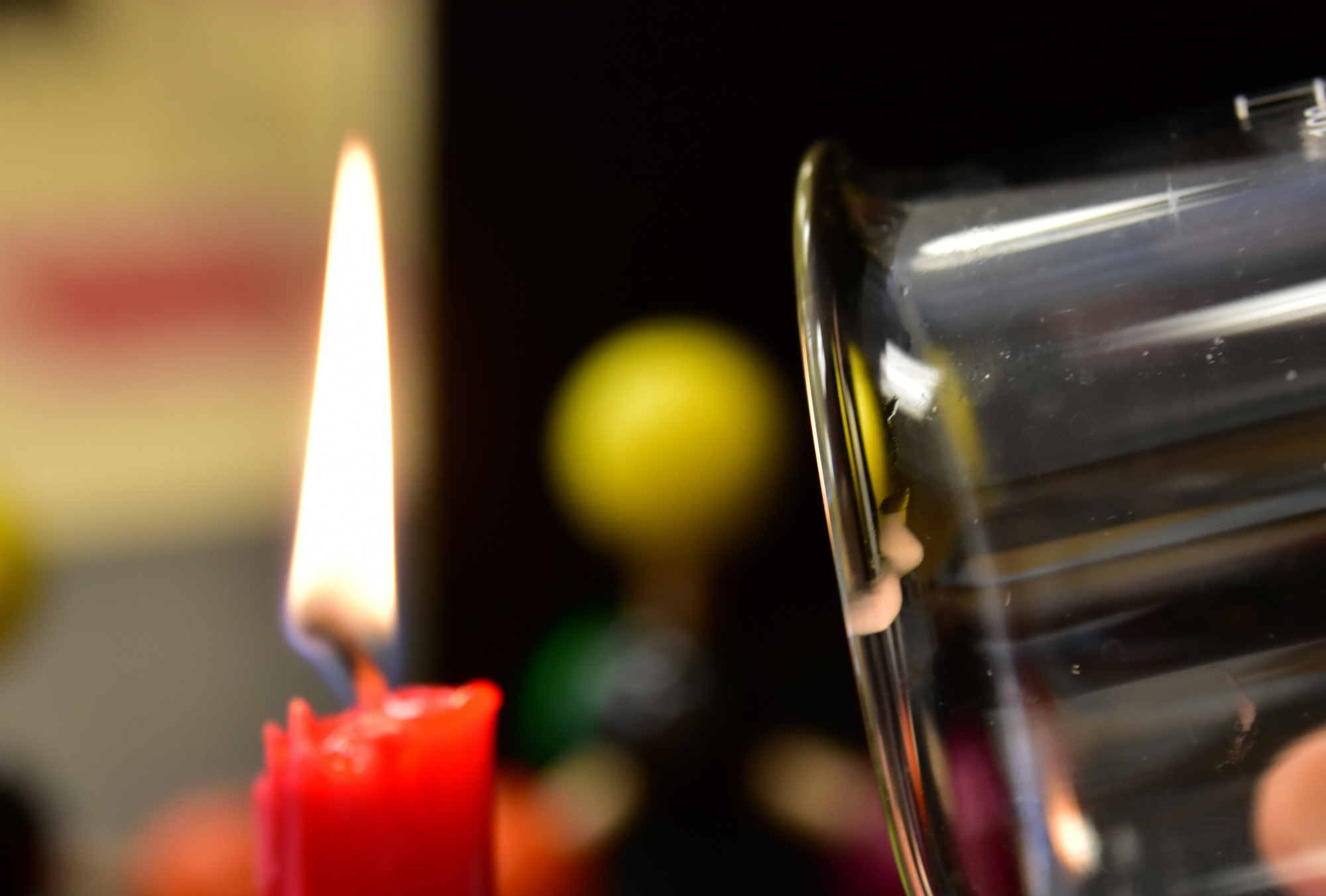 Candle.Lab_011_ClearPartofFlame3 (581K)