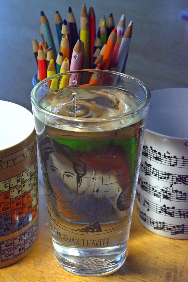 Spherical.Drops-3 (132K)